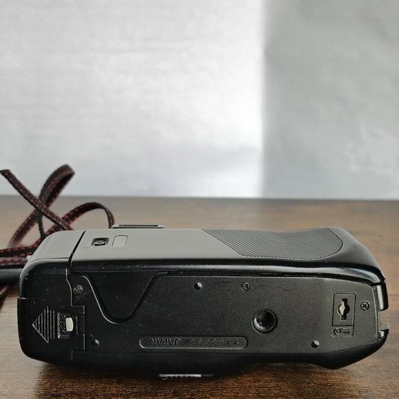 Nikon One Touch 100 35mm Film Point & Shoot Camera VTG 80s Untested - Picture 10 of 17